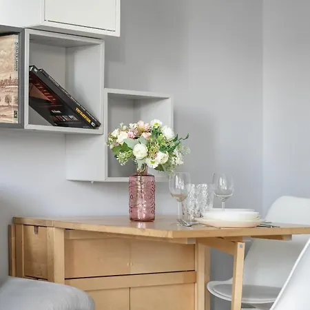 Apartment Stylish Near Hala Arena By Renters *
