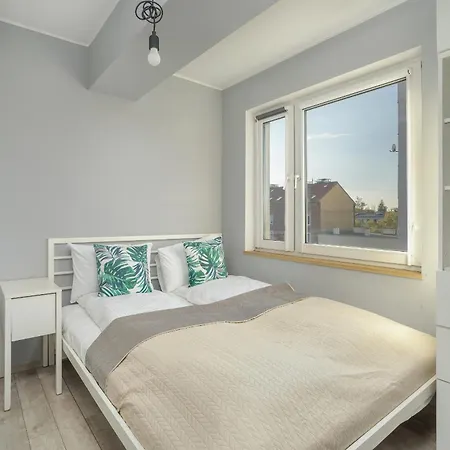 Apartment Stylish Near Hala Arena By Renters