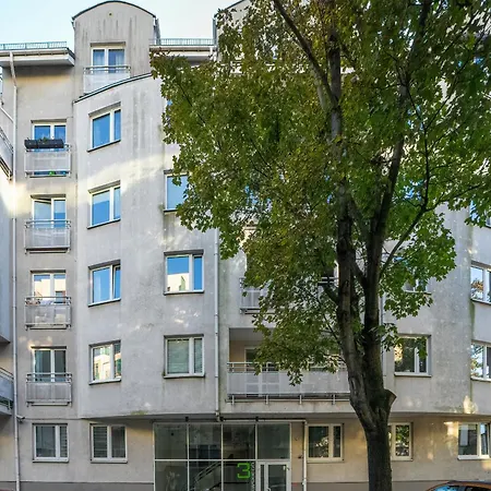 Apartment Stylish Near Hala Arena By Renters